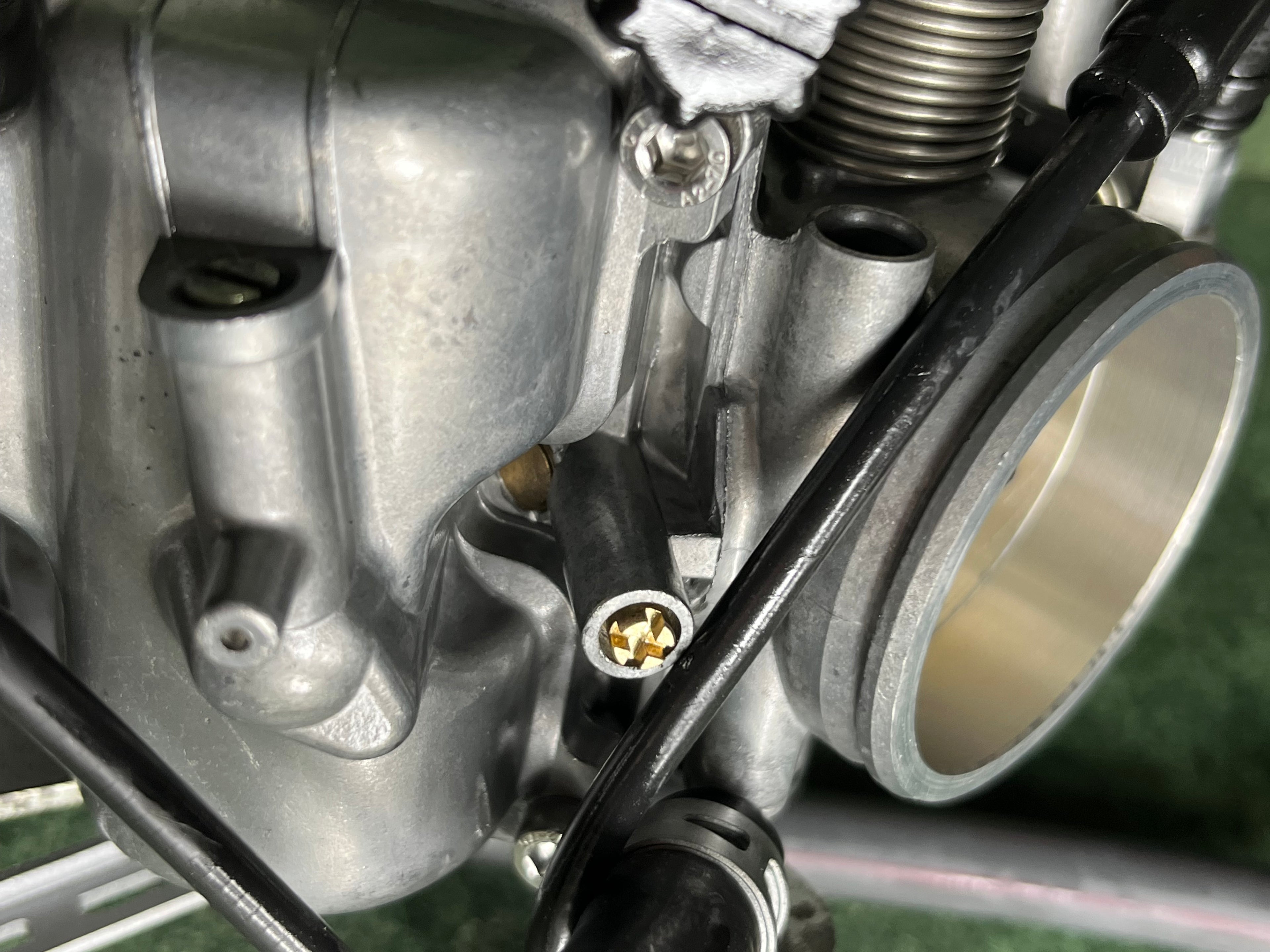 Twin Roundslide & CV Carburettors