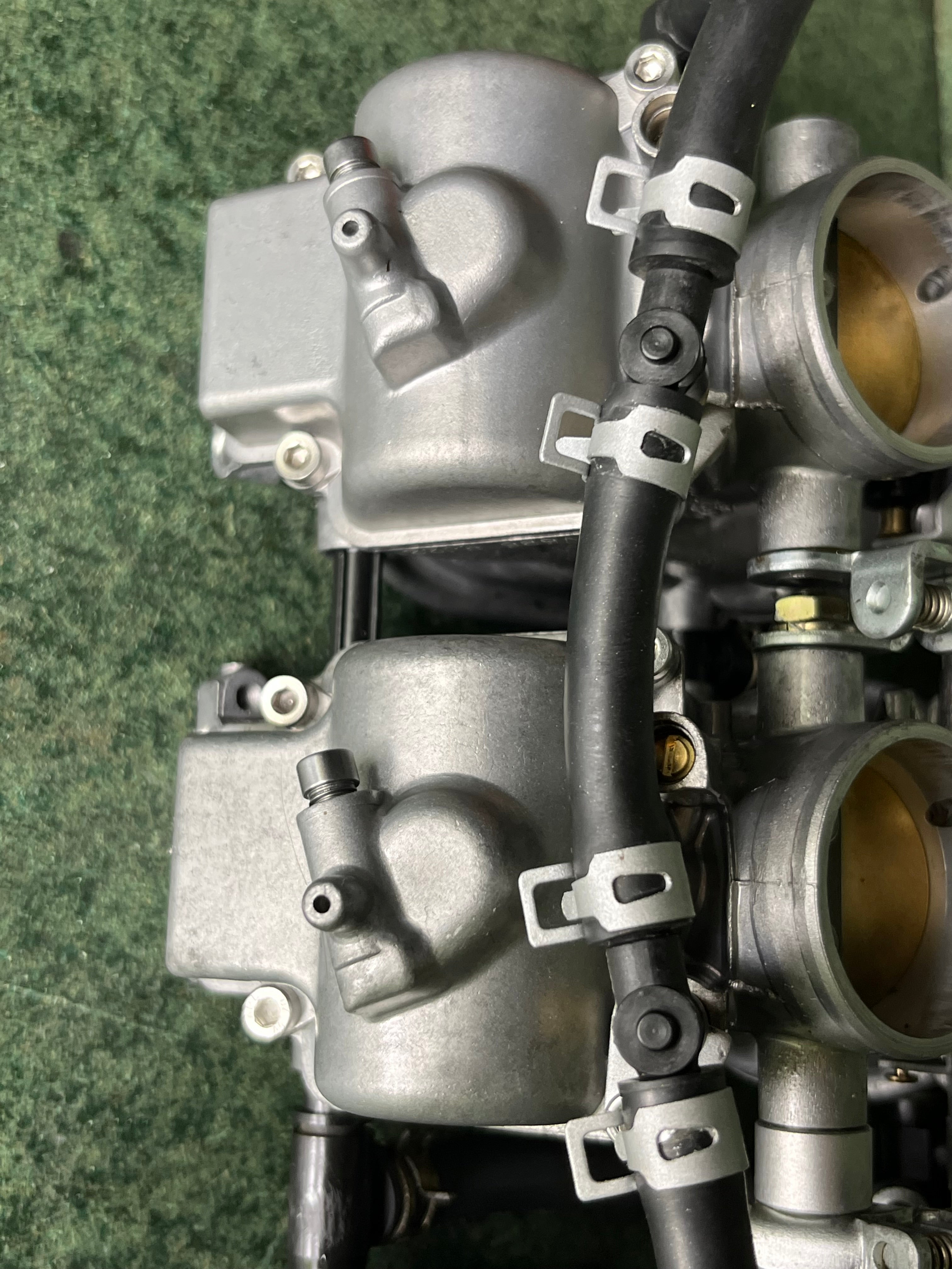 Kawasaki ZZR600/ZX6R Carburettors “The Showroom Package” Stock Setup With Trumpets