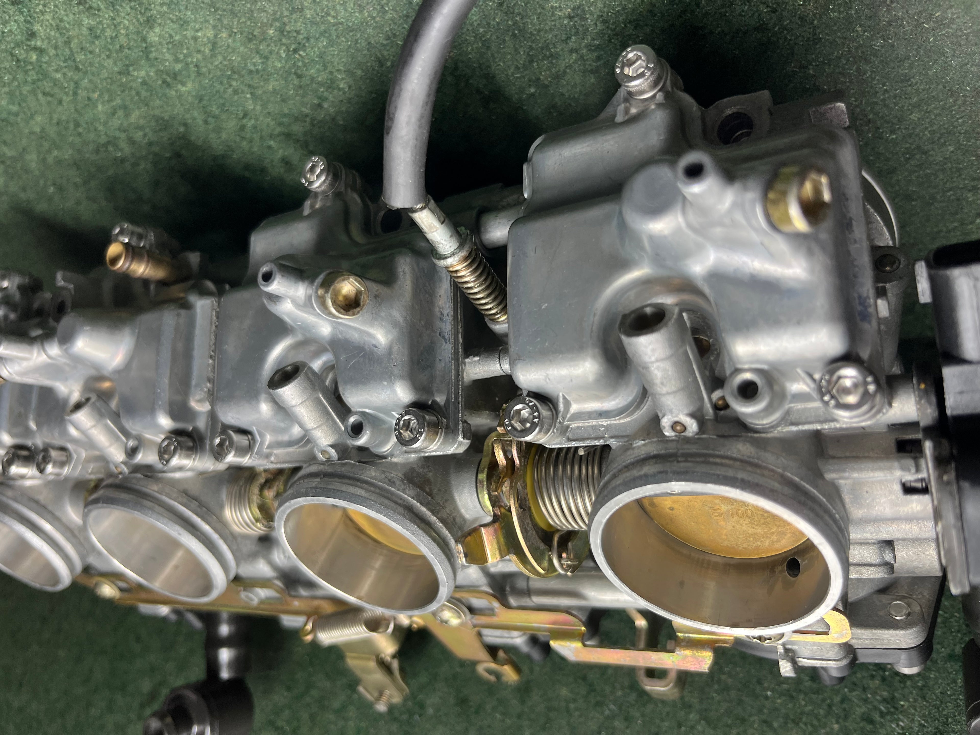 Four Bank Roundslide & CV Carburettors