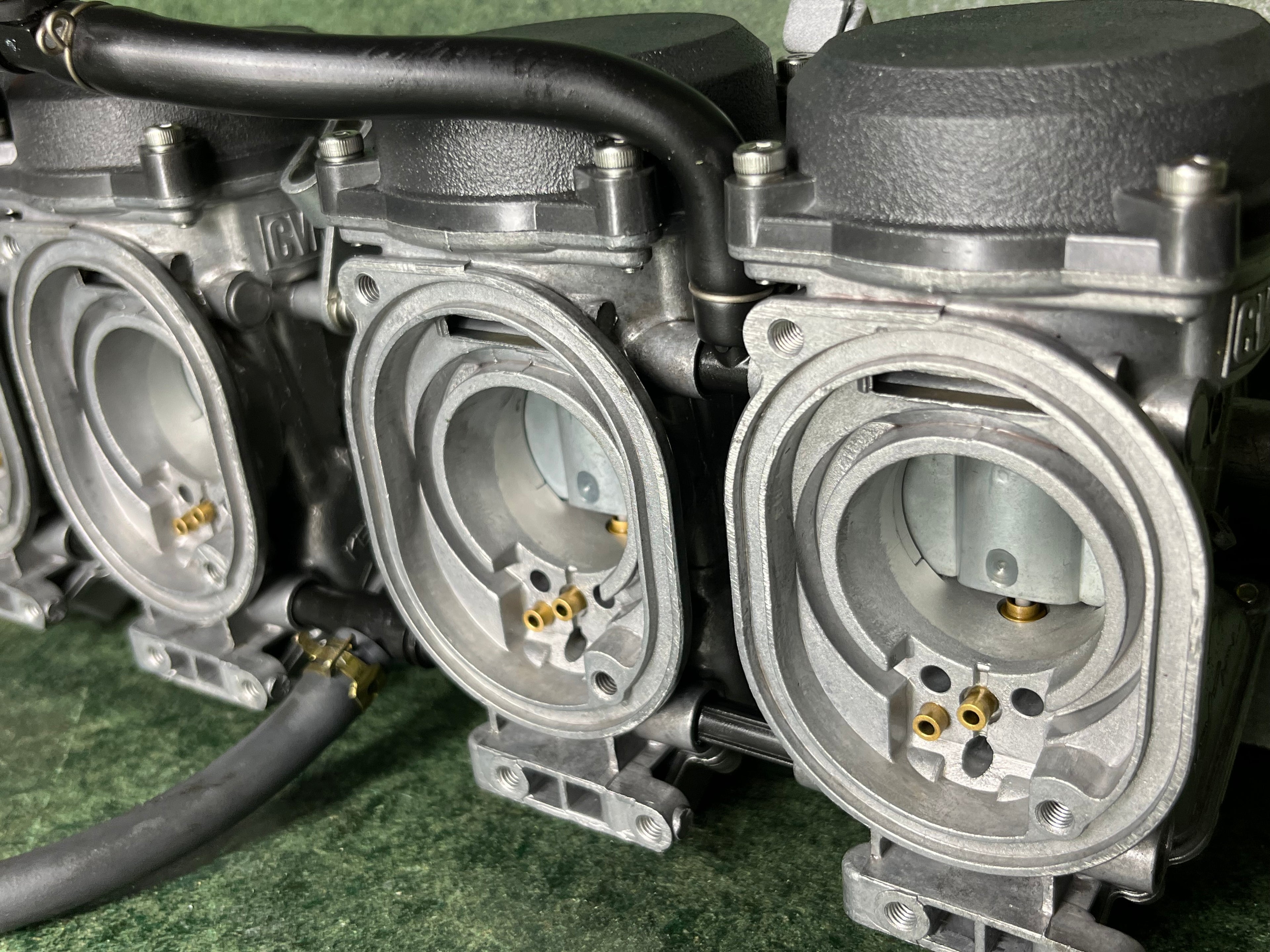 Kawasaki ZZR600/ZX6R Carburettors “The Showroom Package” Stock Setup With Trumpets