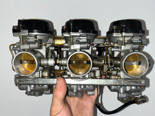 Triple carburettors