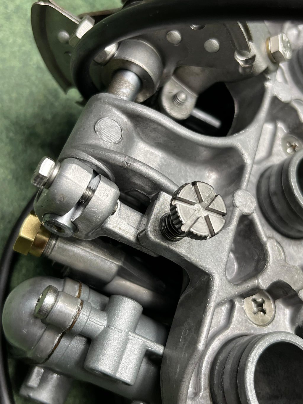 The Showroom Package Inline 4 Roundslide & CV Carbs