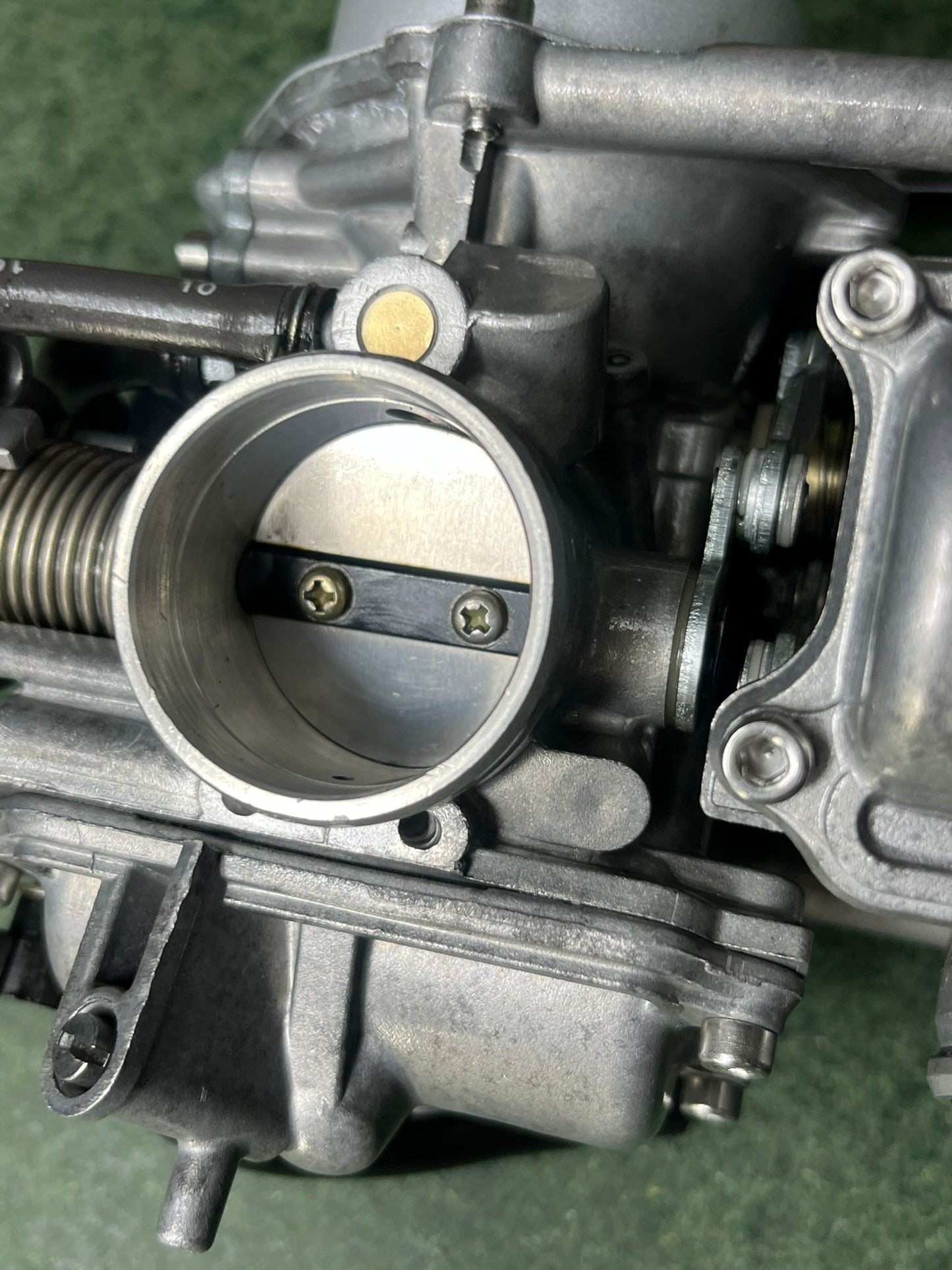 Twin Roundslide & CV Carburettors