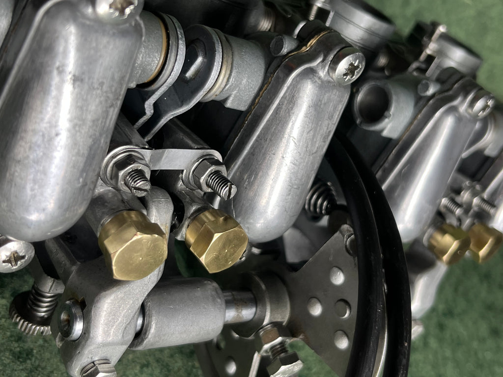 The Showroom Package Single Roundslide & CV Carb
