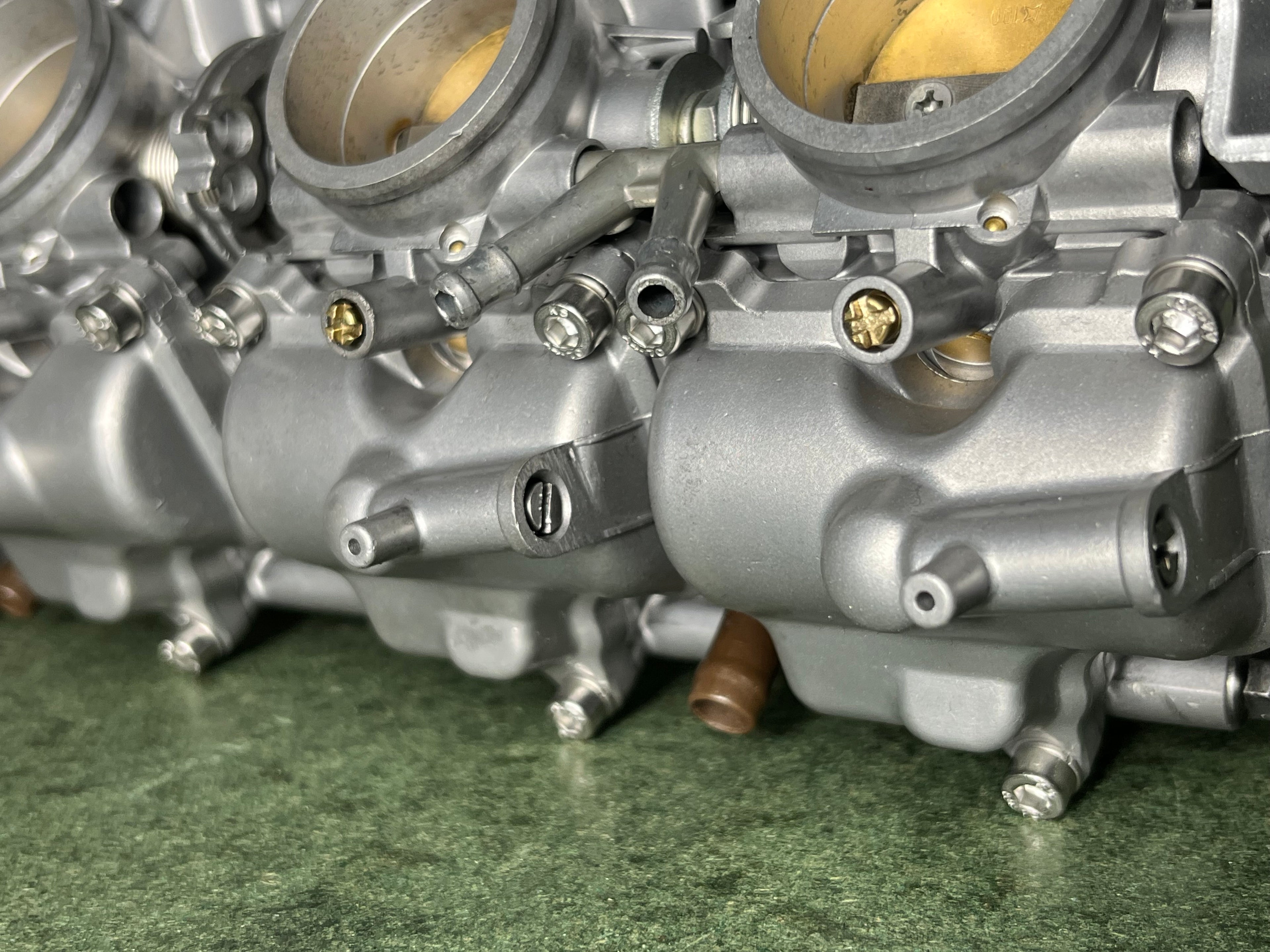 The Showroom Package Single Roundslide & CV Carb