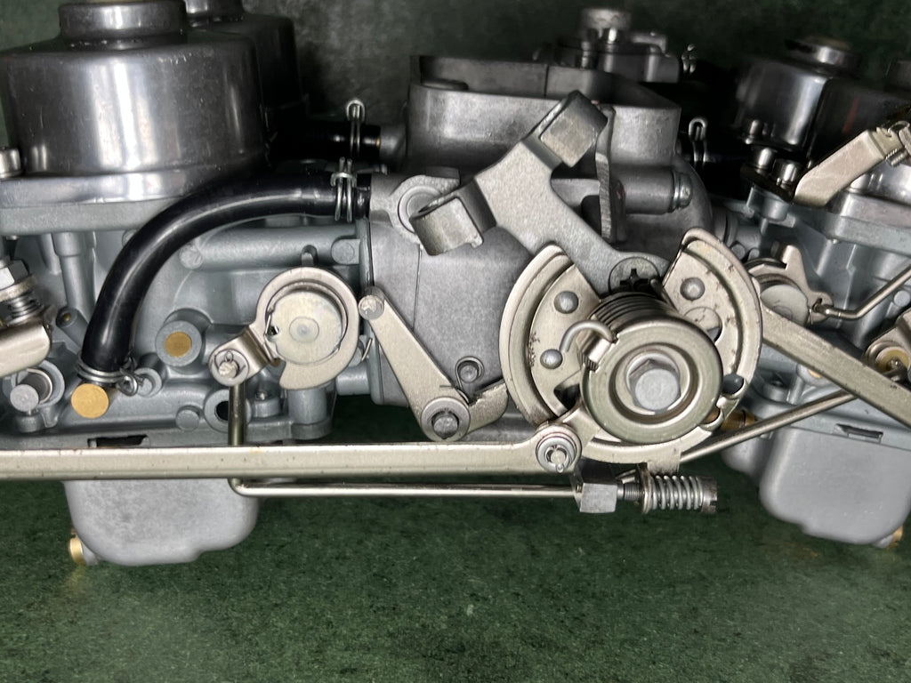 The Showroom Package Single Roundslide & CV Carb