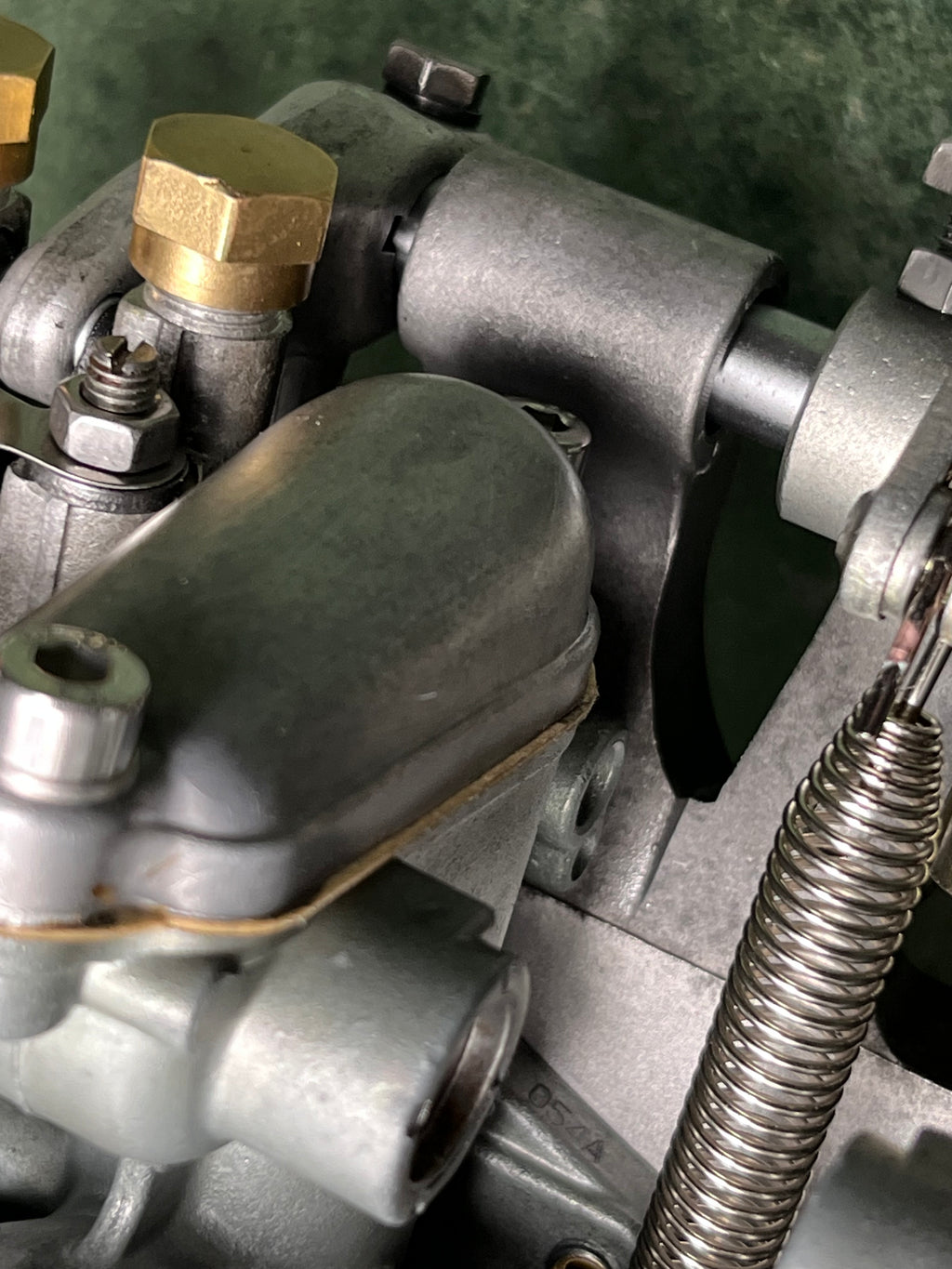 The Showroom Package Single Roundslide & CV Carb