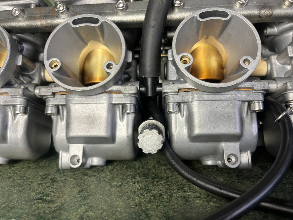 The Showroom Package Single Roundslide & CV Carb